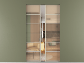 Алюминевая перегородка skr2_04_ Алюминий бежево-серый Сатинированное оранжевое стекло, триплекс, 6мм. Цвет Алюминий бежево-серый. Материал Алюминий в эмали. Коллекция Перегородка Formato скрытый пенал двустворчатая. Картинка.